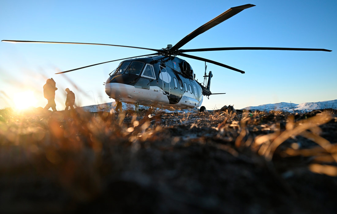 Многоцелевой вертолет Ми-38 региональной авиакомпании России "Авиация Колымы" после посадки и доставки грузов в труднодоступные места