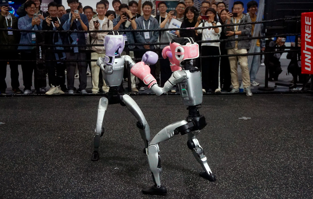 Боксерский поединок роботов на Международной конференции по интеллектуальным системам в Ханчжоу, Китай