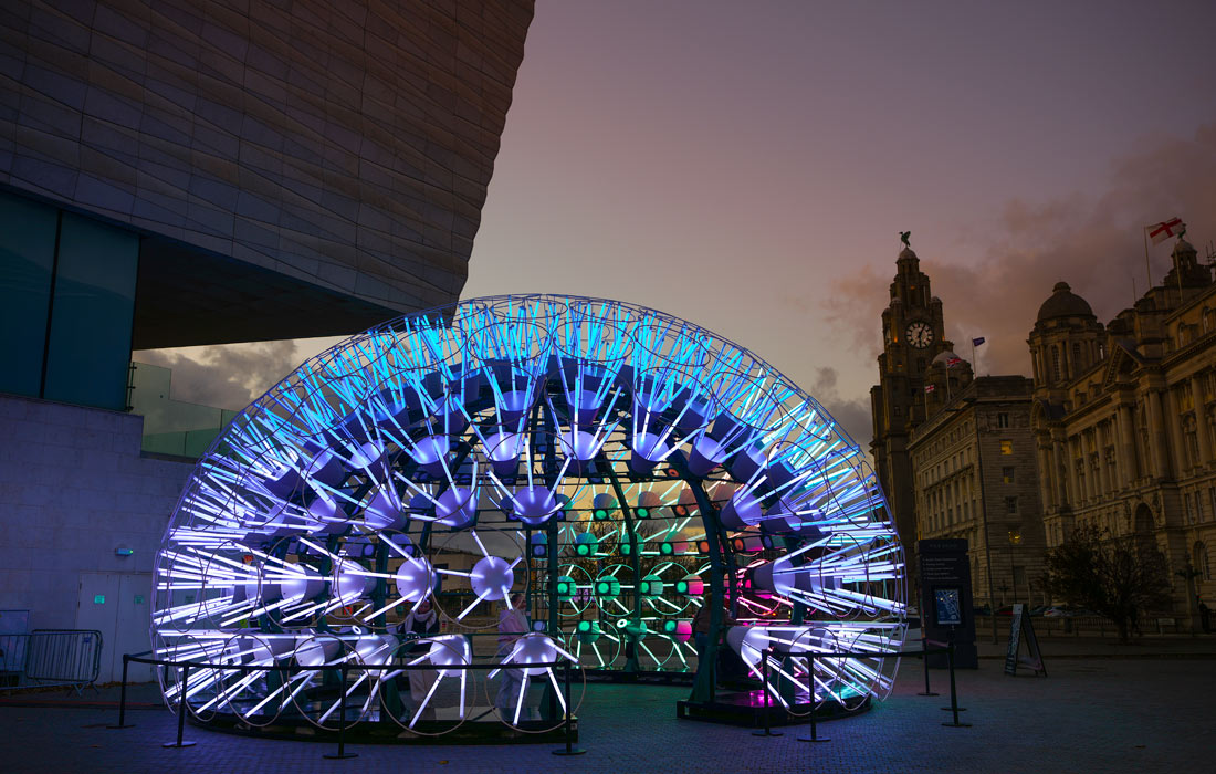Световая инсталляция в Ливерпуле