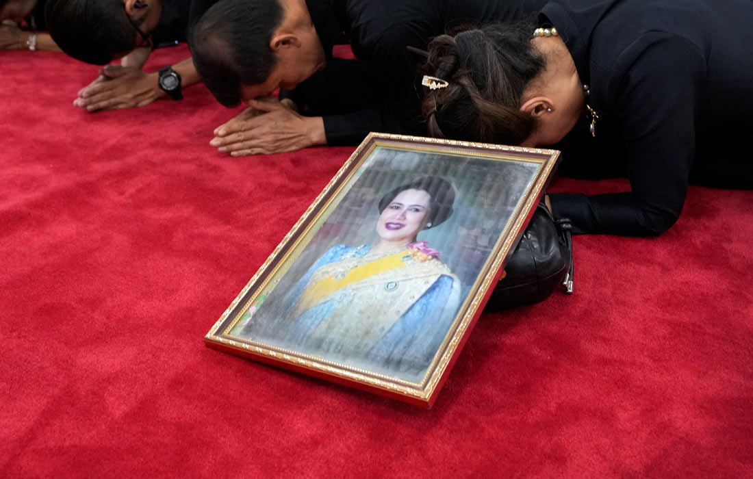 В Таиланде объявлен годовой траур после смерти королевы-матери Сирикит