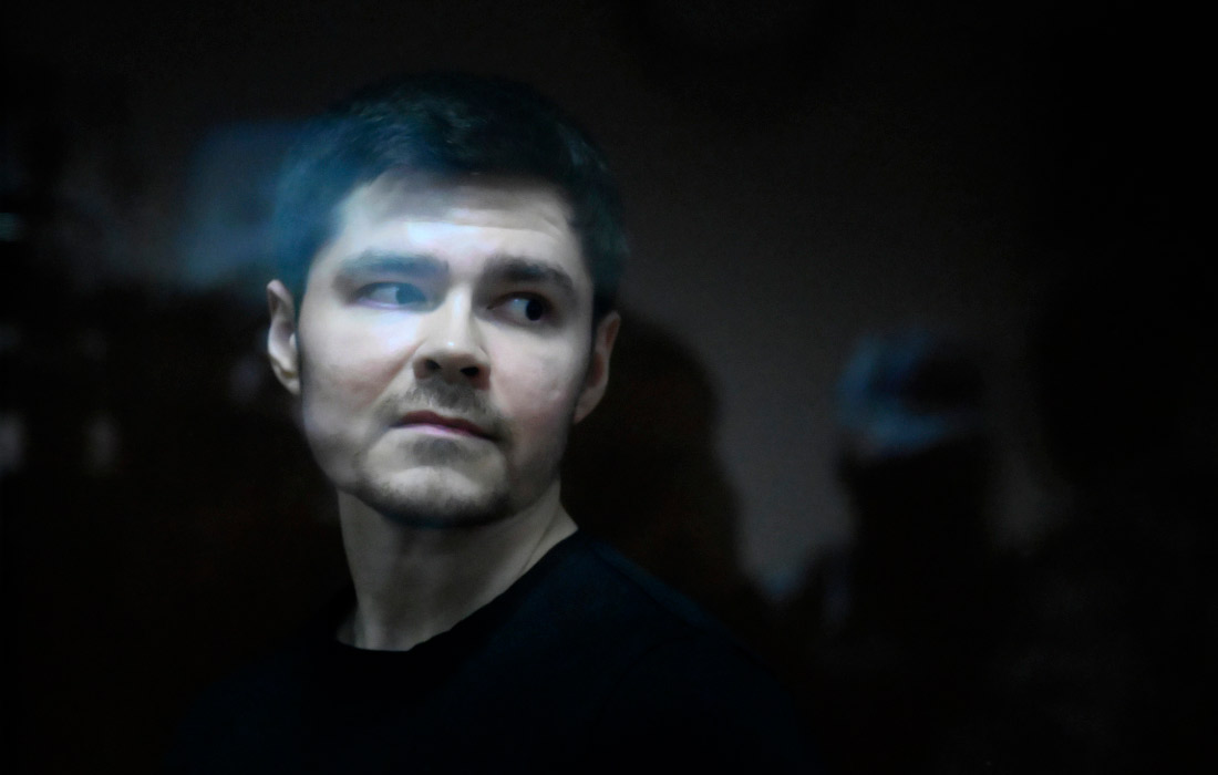 Пресненский районный суд приговорил блогера Аяза Шабутдинова к семи годам колонии общего режима