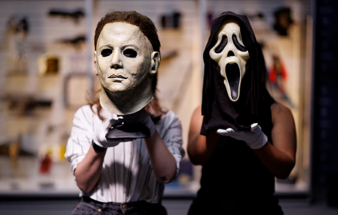 Более 1350 памятных вещей из фильмов и телешоу выставлены на аукционе Propstore в английском графстве Хартфордшир