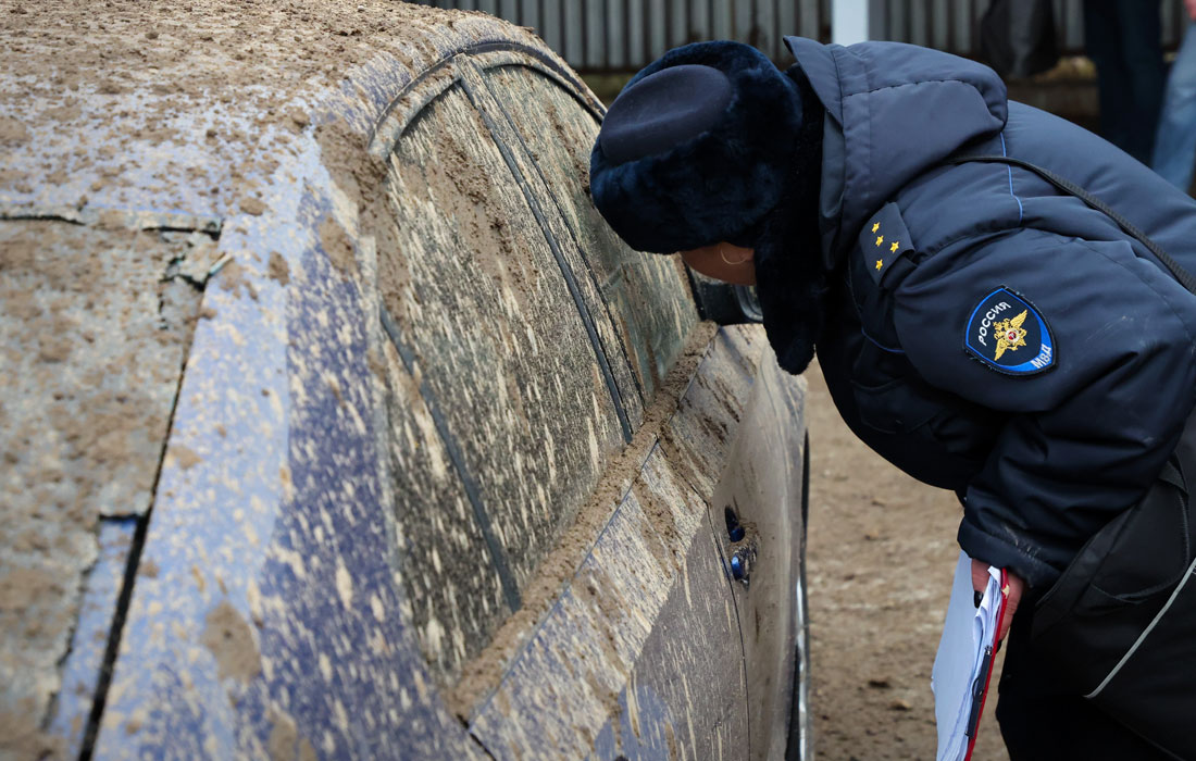 Более 100 машин получили повреждения в результате обрушения конструкций горнолыжного комплекса "Снежком" в Красногорске