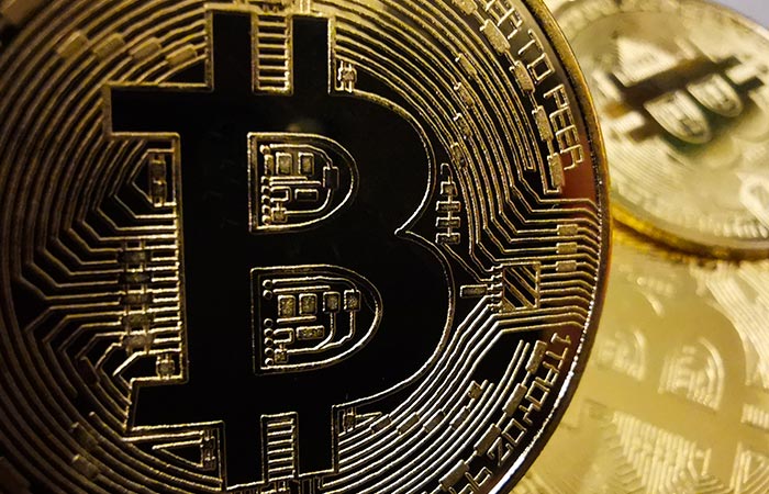 Лукашенко поддержал майнинг криптовалюты в Белоруссии, назвав ее альтернативой доллару Лукашенко поддержал майнинг криптовалюты в Белоруссии, назвав ее альтернативой доллару