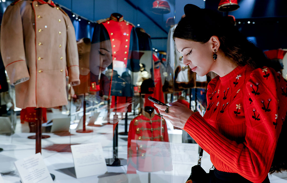 Выставка "Сокровища императорских резиденций. Царское Село" в Москве