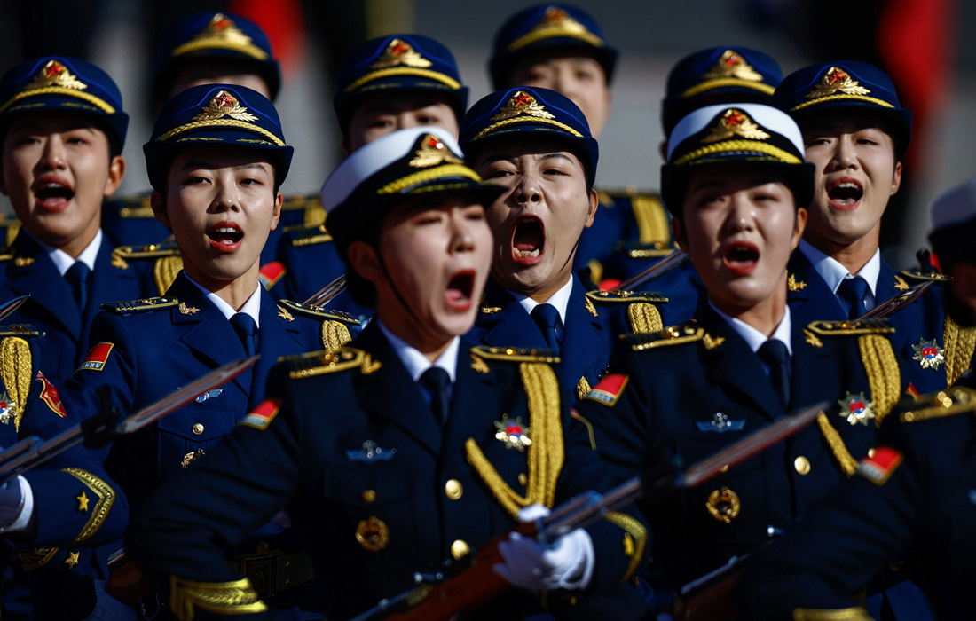 Почетный караул на церемонии встречи председателя КНР и короля Таиланда в Пекине