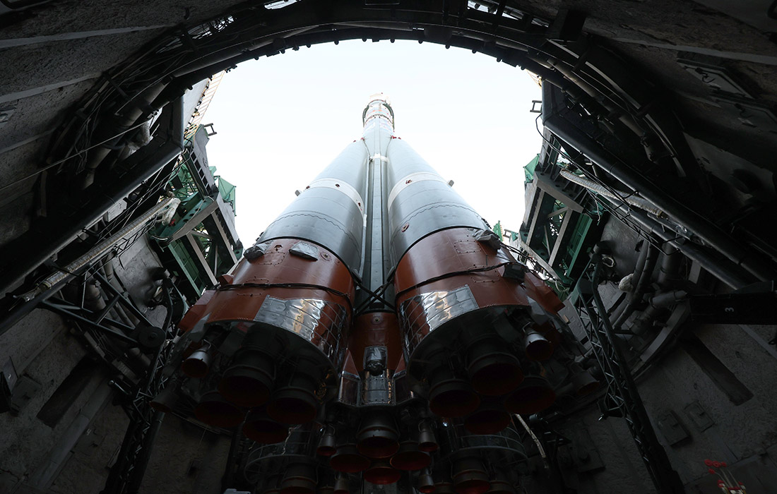 Ракету с кораблем "Союз МС-28" вывезли на стартовый стол космодрома Байконур