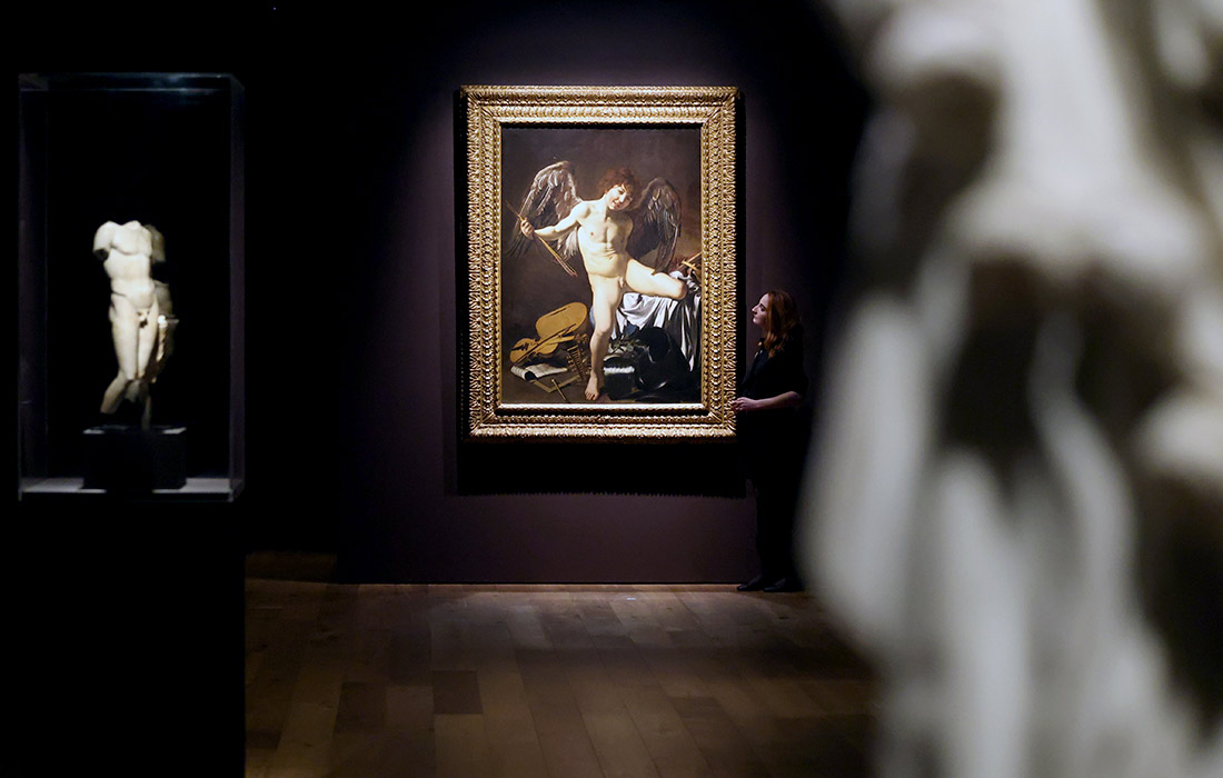 Картина итальянского художника Караваджо "Амур-Победитель" впервые будет выставлена в Великобритании