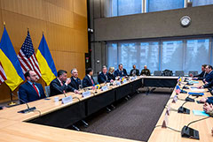 Пункт об использовании замороженных активов РФ для восстановления Украины исключен из мирного плана Трампа