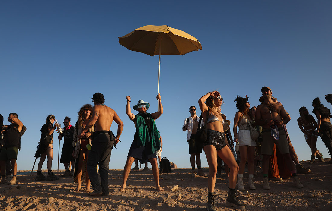 Фестиваль Israel Midburn 2025 в пустыне Негев на юге Израиля