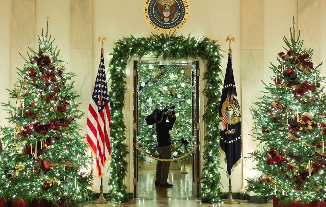 Белый дом украсили к Рождеству