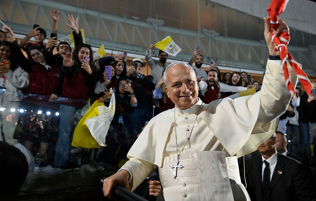 Папа римский Лев XIV встречается с молодежью во второй день своего апостольского визита в Ливан