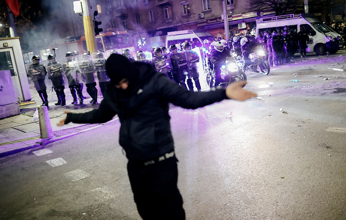 Акция протеста в Софии против проекта бюджета Болгарии на 2026 год