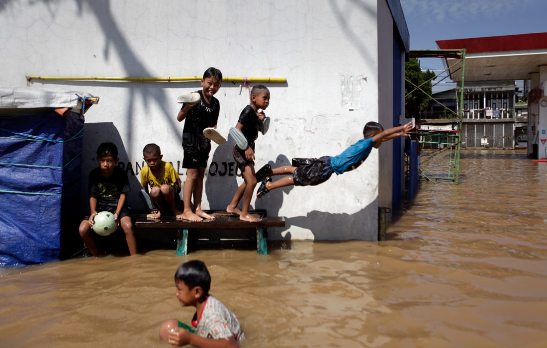 Последствия наводнения в Дайехколоте, Западная Ява