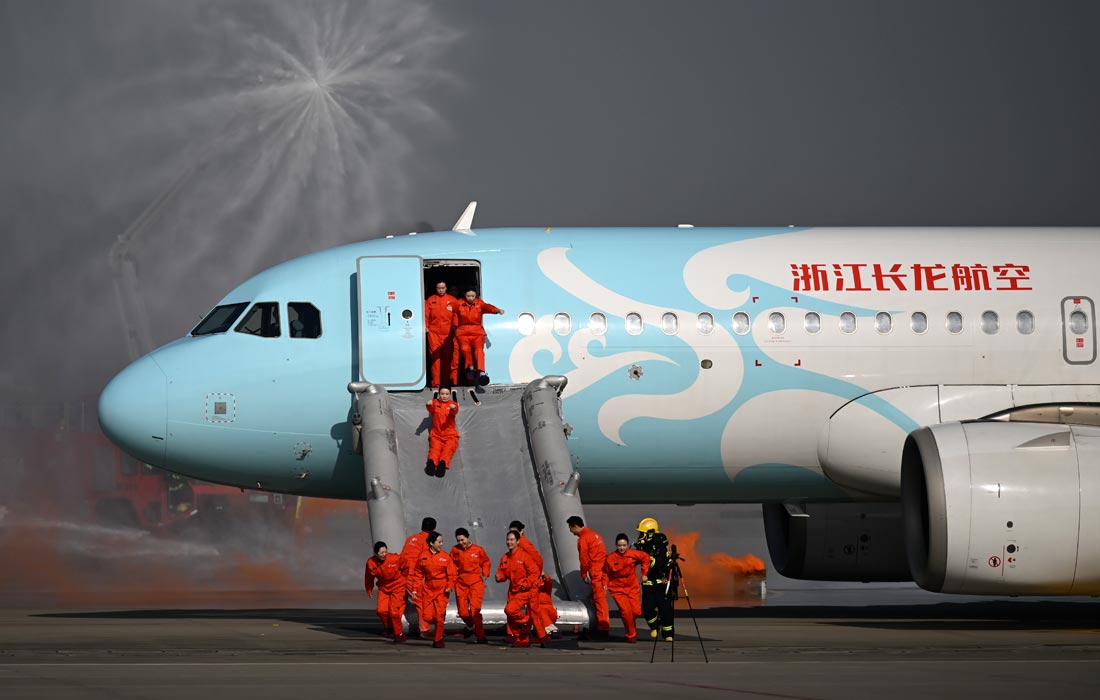 Аварийно-спасательные учения в аэропорту китайского Ханчжоу