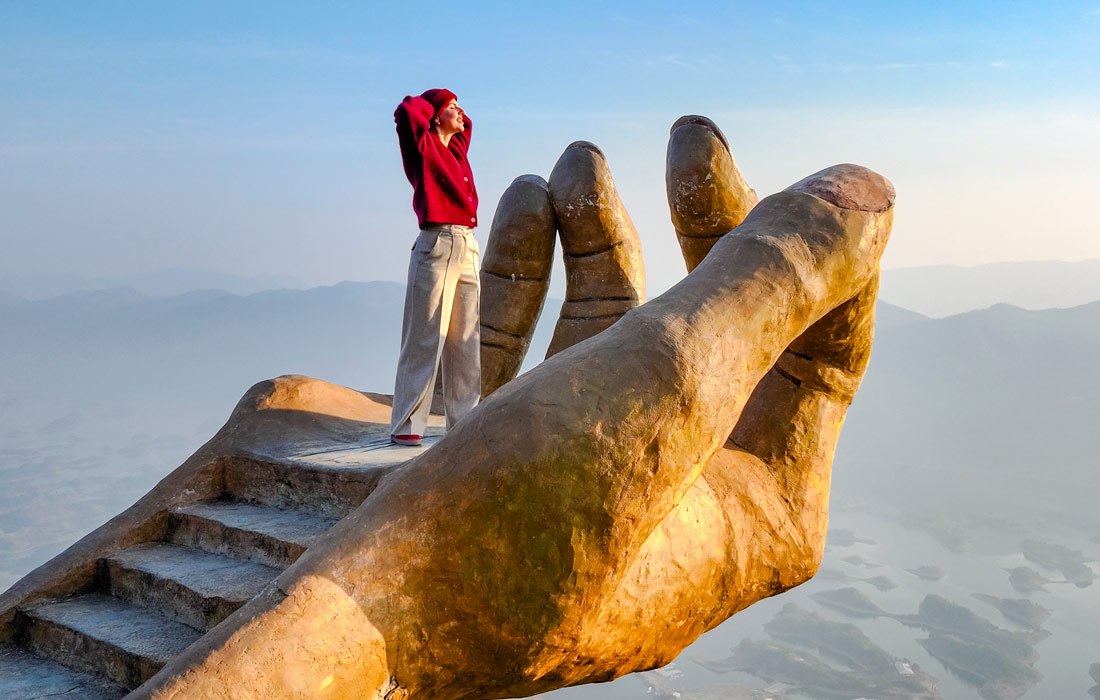 Смотровая площадка в комплексе "Небесный город" в Хуанши, Китай
