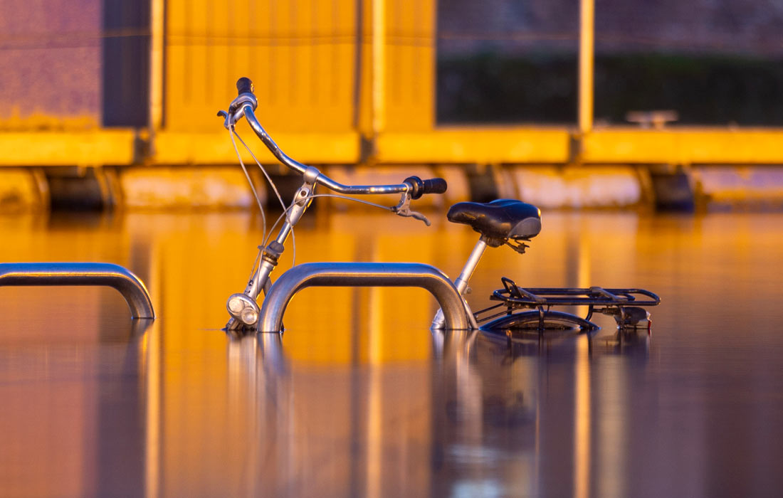 Река Уз в центре Йорка (Англия) вышла из берегов из-за проливных дождей