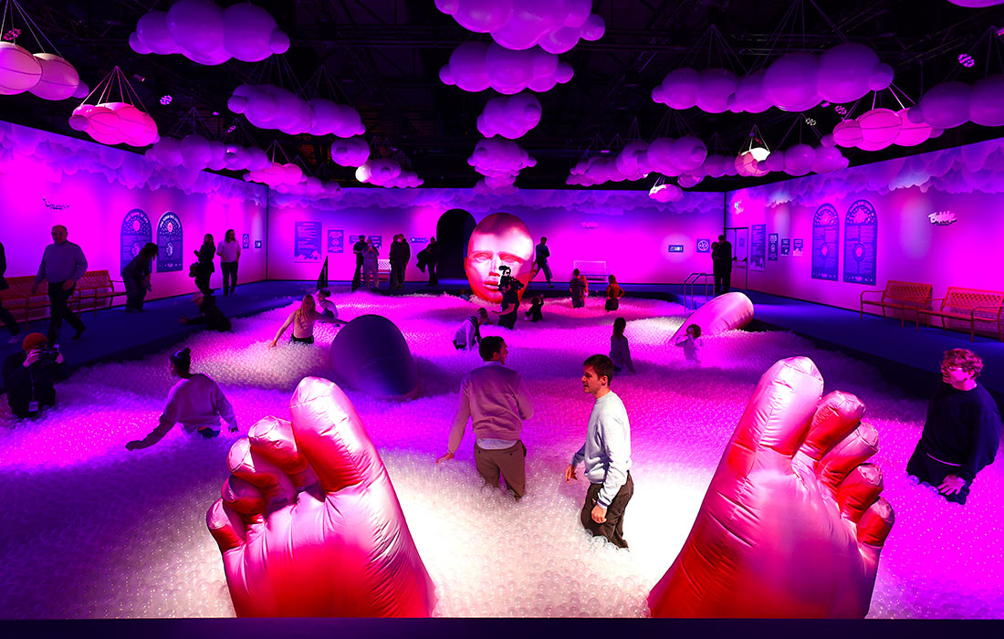 Интерактивная выставка Bubble Planet открылась в выставочном пространстве Arena Berlin в Берлине