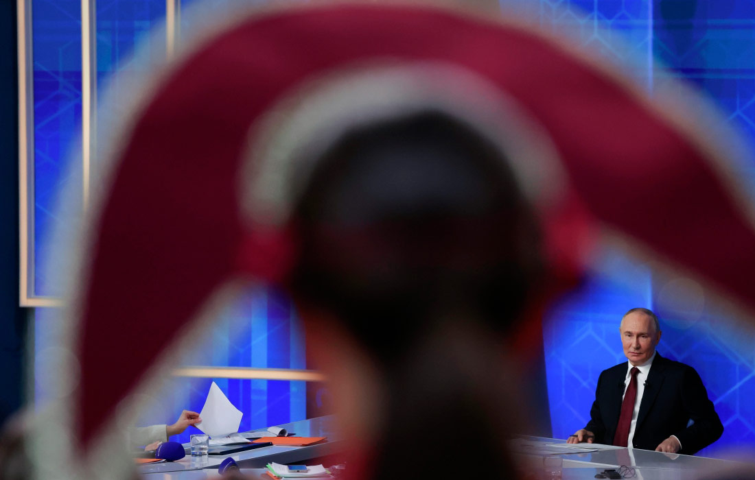 Президент России Владимир Путин во время программы "Итоги года" в Гостином дворе