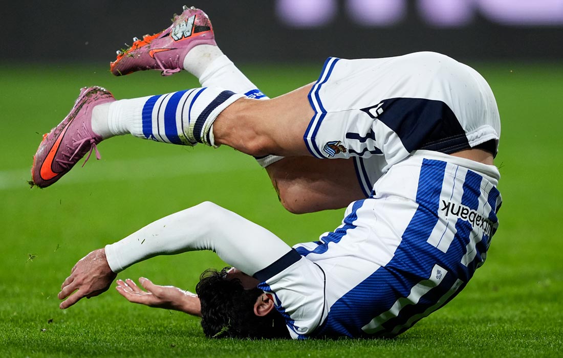 Португальский футболист Гонсалу Гедеш из "Реал Сосьедад" во время матча против "Жироны" в Сан-Себастьяне, Испания