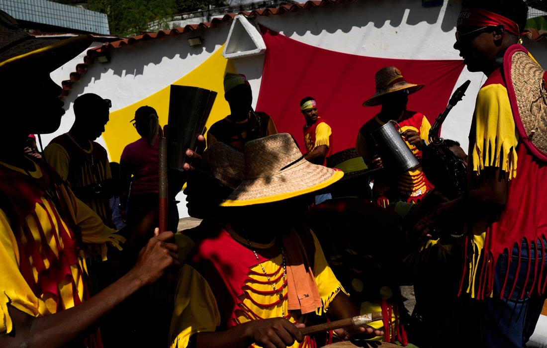 Участники афро-венесуэльской праздничной церемонии в Каукагуа