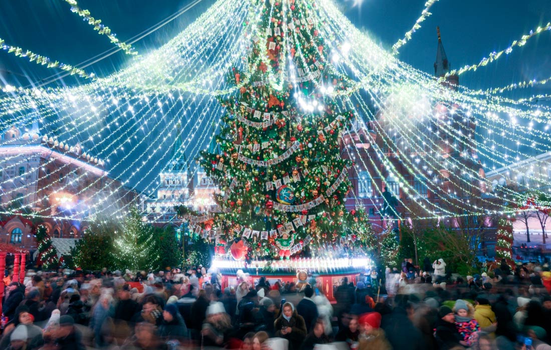 Новогодняя елка на Манежной площади в Москве