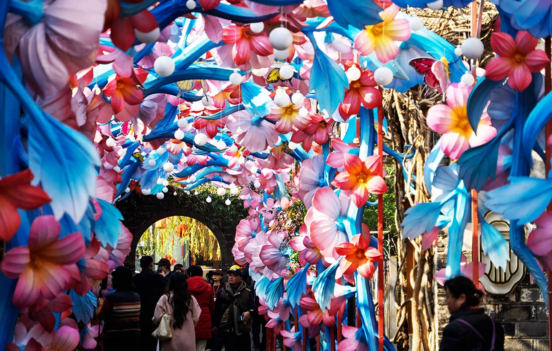 Китайский Нанкин в новогодних декорациях