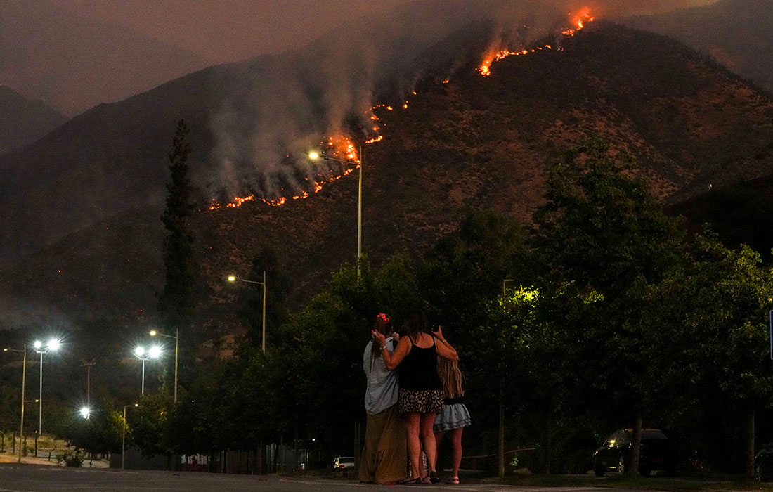 В столице Чили объявлена тревога из-за лесных пожаров