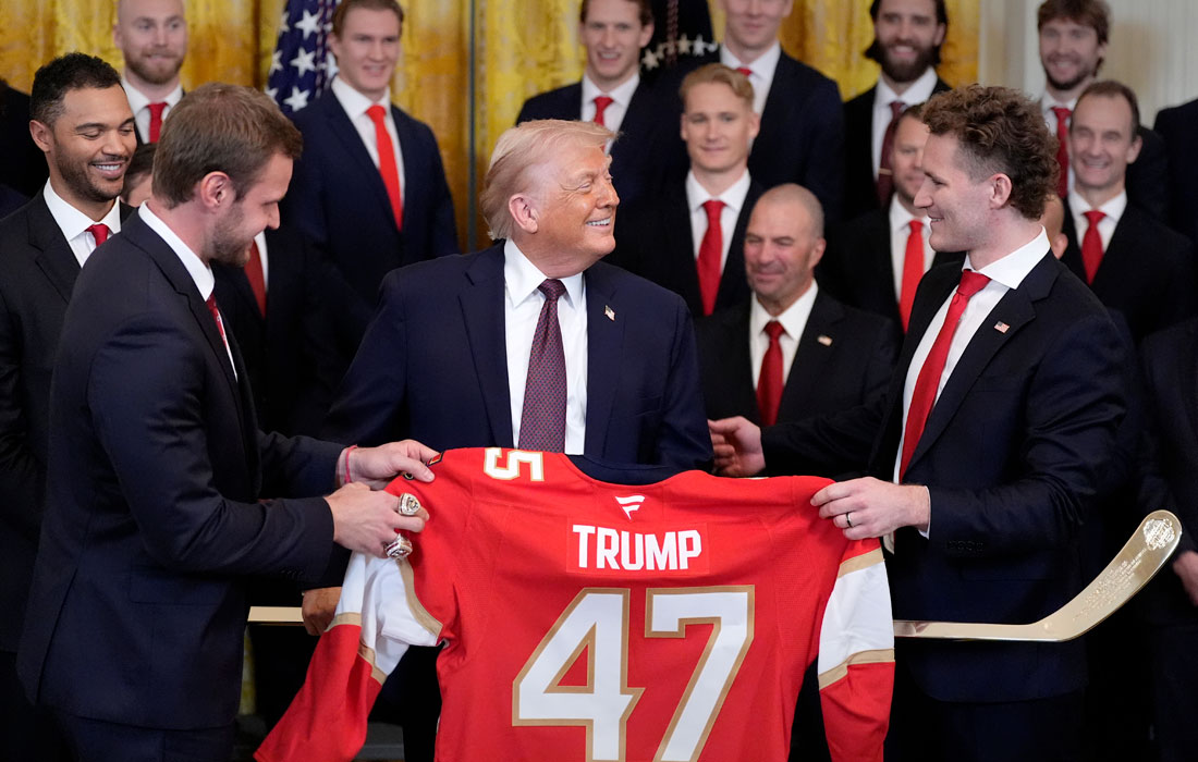 Президент США Дональд Трамп принял в Белом доме игроков хоккейного клуба "Флорида"