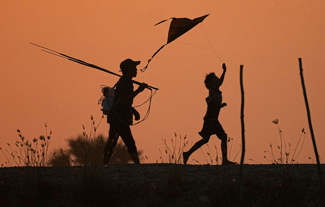 Местные жители на окраине Пномпеня, Камбоджа