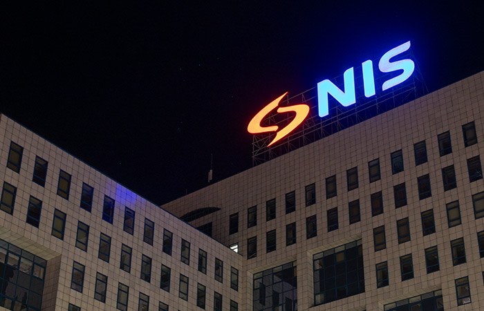 MOL договорилась с "Газпром нефтью" о покупке ее 56,15% сербской NIS