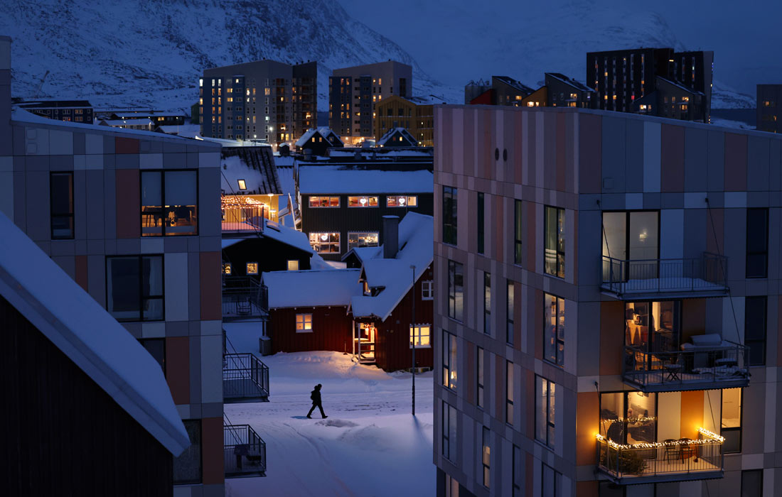 Жилые дома в центре города Нуук, Гренландия