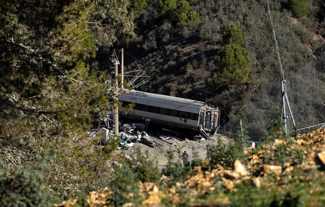 Два пассажирских скоростных поезда столкнулись 18 января в испанской провинции Кордова в Андалусии. Погибли не менее 39 человек, около сотни получили ранения.