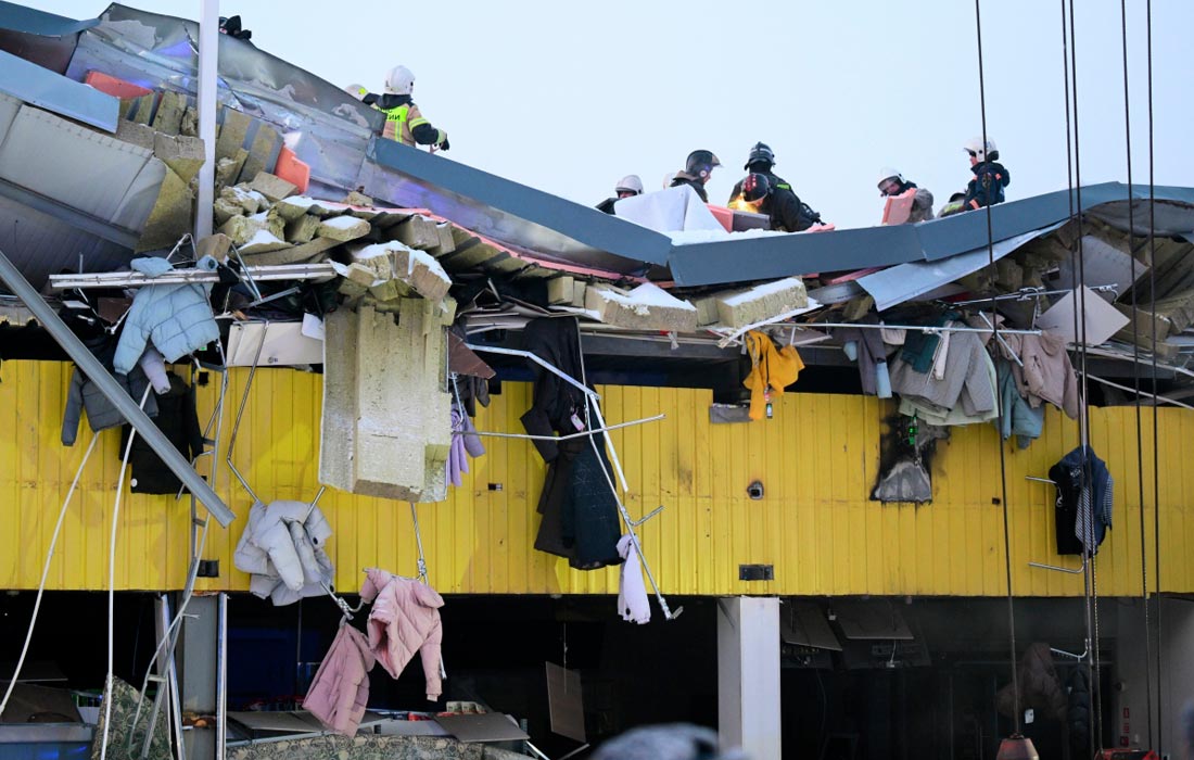 В Новосибирске обрушилась кровля торгово-административного здания