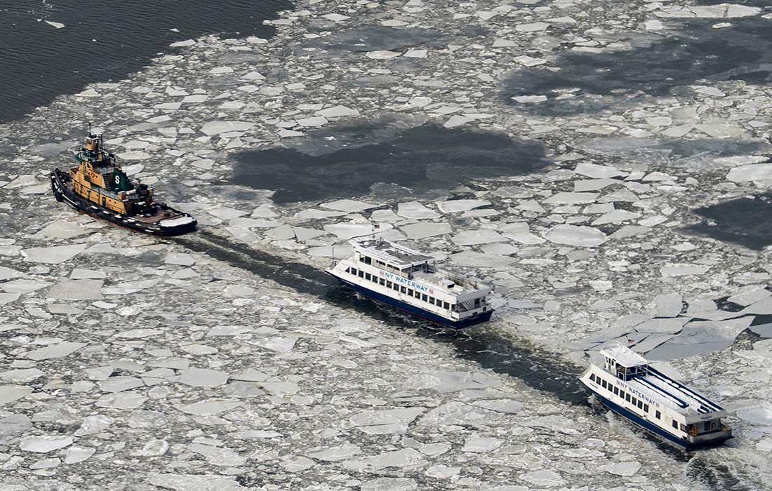 Ледоход на реке Гудзон в Нью-Йорке