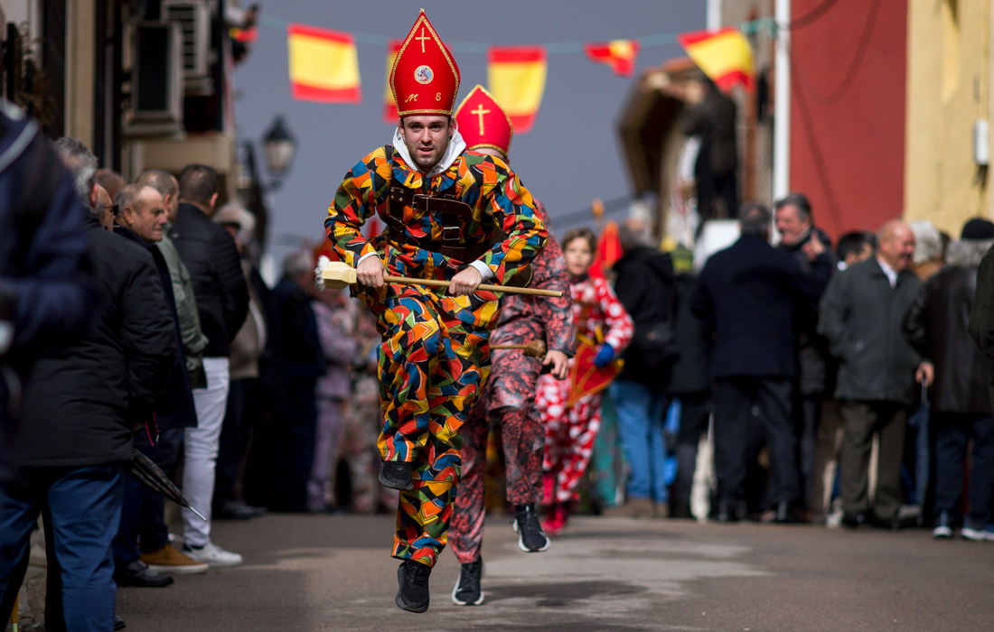 Традиционный фестиваль "Эндиаблада" в испанском городе Альмонасид-дель-Маркесадо