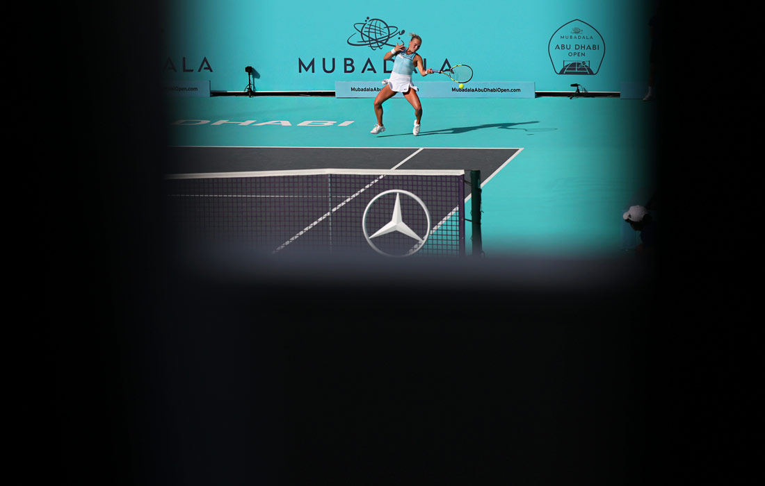 Сара Бейлек из Чехии на теннисном турнире WTA Abu Dhabi Open в Абу-Даби