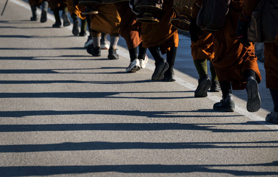 Марш мира буддийских монахов из Форт-Уэрта (штат Техас) в Вашингтон