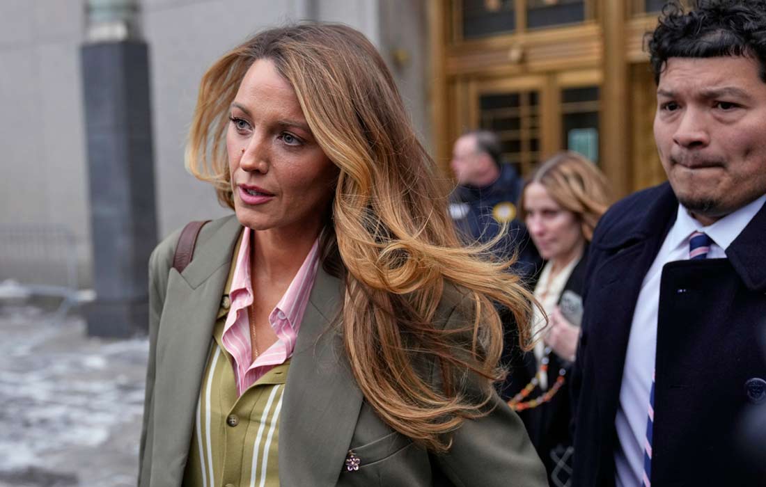 Блейк Лайвли после заседания суда в Нью-Йорке. В конце 2024 года актриса обвинила партнера по фильму "Все закончится на нас" Джастина Бальдони в домогательствах на съемочной площадке.