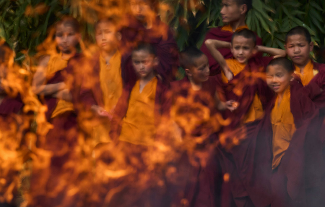 Ритуал очищения в преддверии тибетского Нового года Гьялпо Лосар в общине шерпов в Катманду
