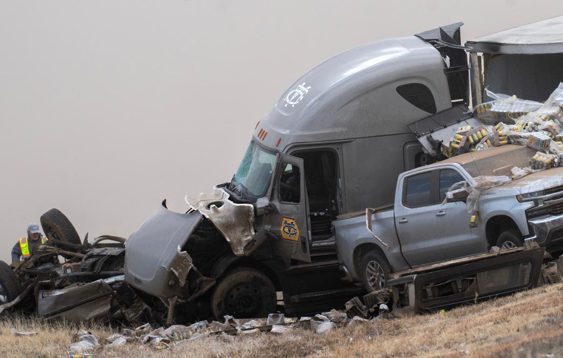 По меньшей мере 4 человека погибли в результате столкновения 30 автомобилей в американском штате Колорадо
