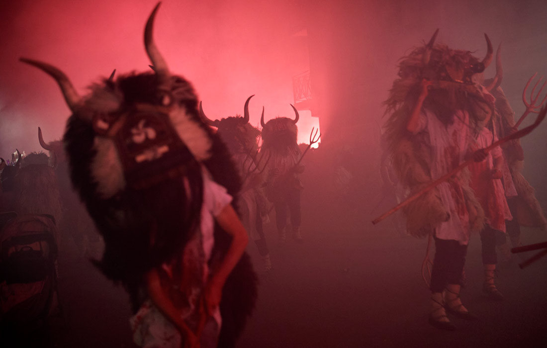 Традиционный сельский карнавал, символизирующий переход от зимы к весне, на севере Испании