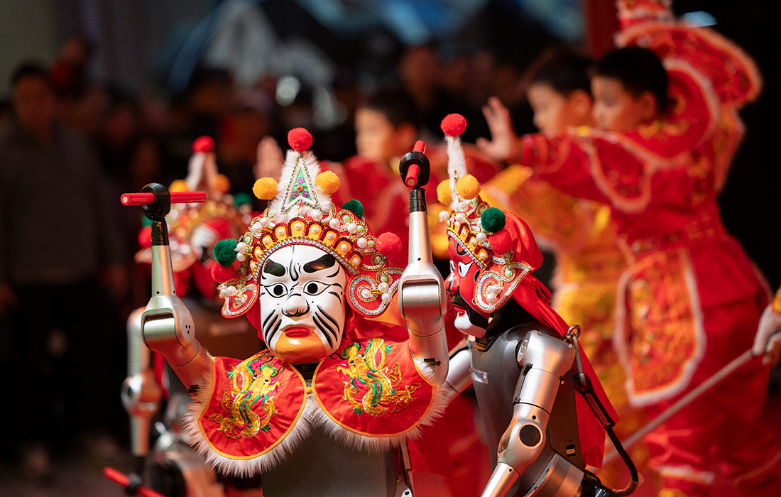 Продолжается празднование Нового года по восточному календарю в Китае