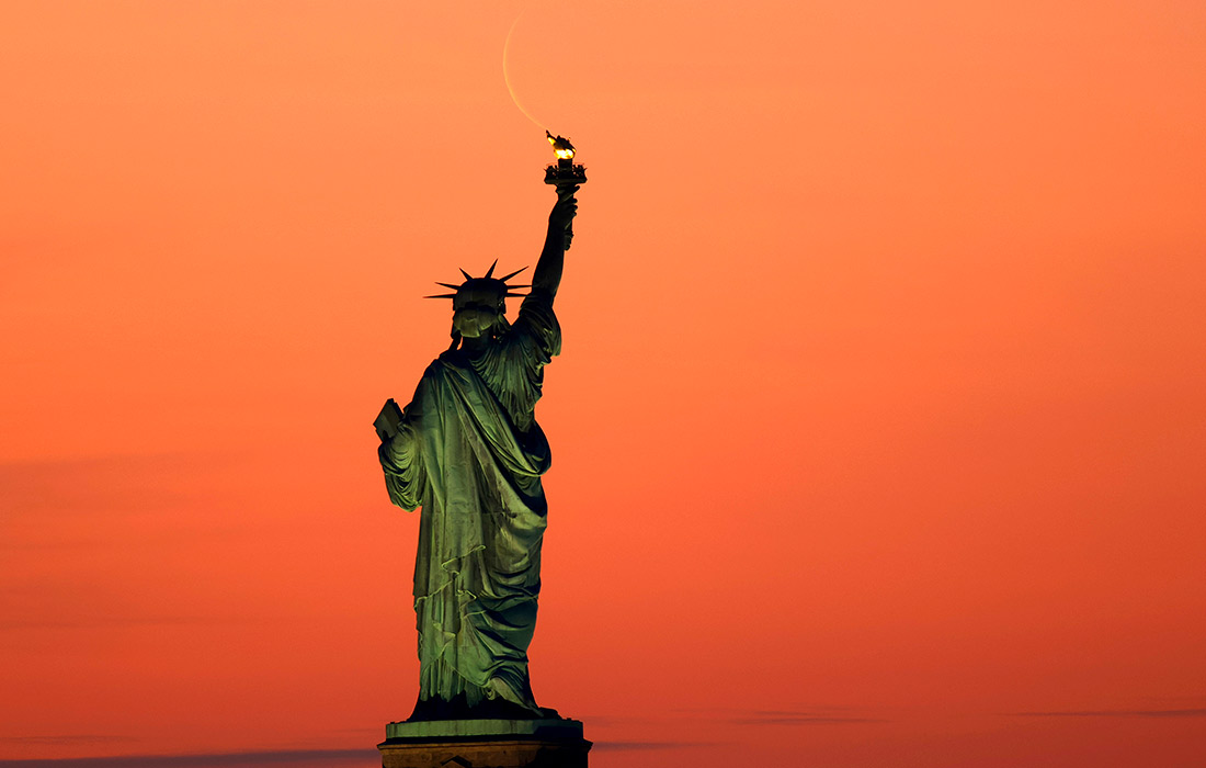 Восход луны в Нью-Йорке