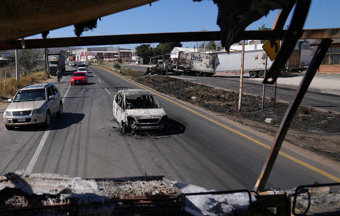 Беспорядки охватили регионы Мексики после ликвидации главаря картеля "Новое поколение Халиско" по прозвищу Эль Менчо