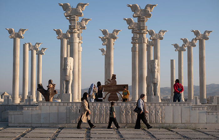 Китай рекомендовал своим гражданам покинуть Иран и не посещать его