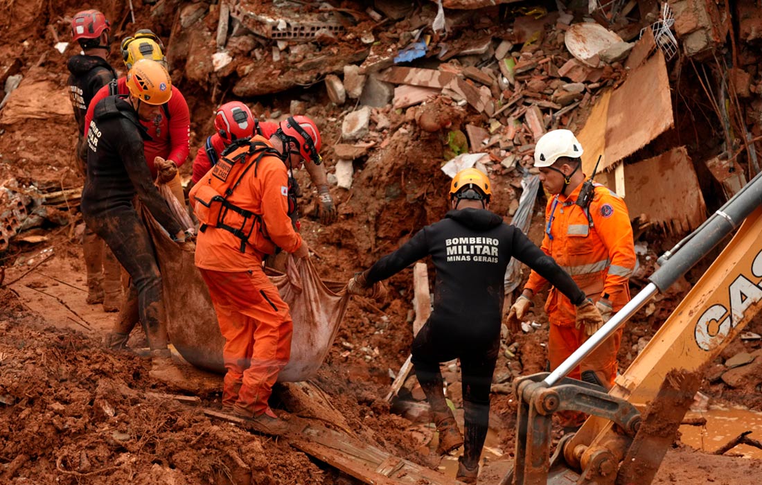 Проливные дожди вызвали на юго-востоке Бразилии наводнения и оползни, погибли как минимум 30 человек