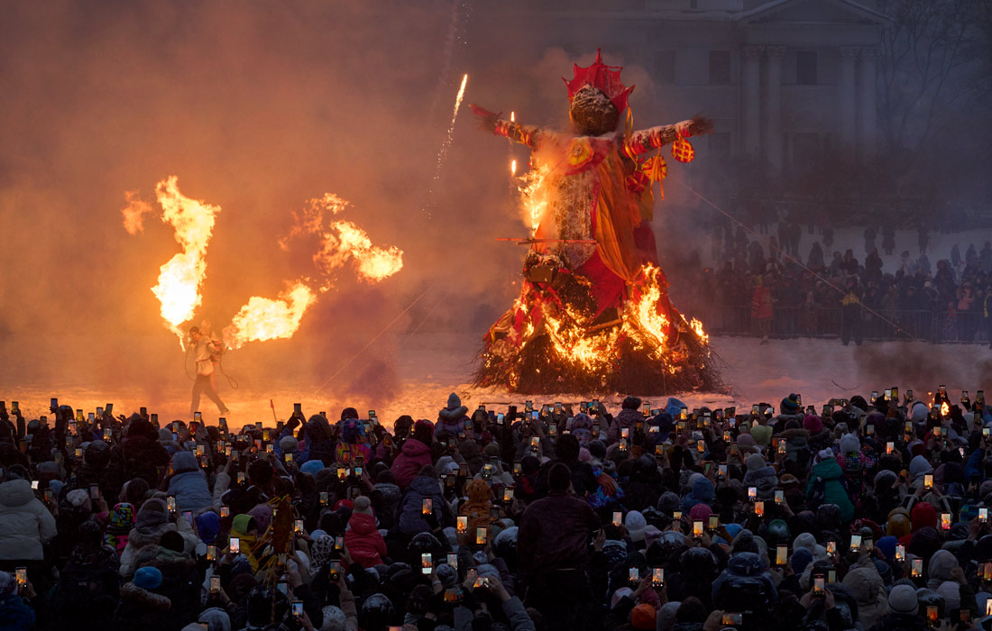 Празднование Масленицы в Санкт-Петербурге