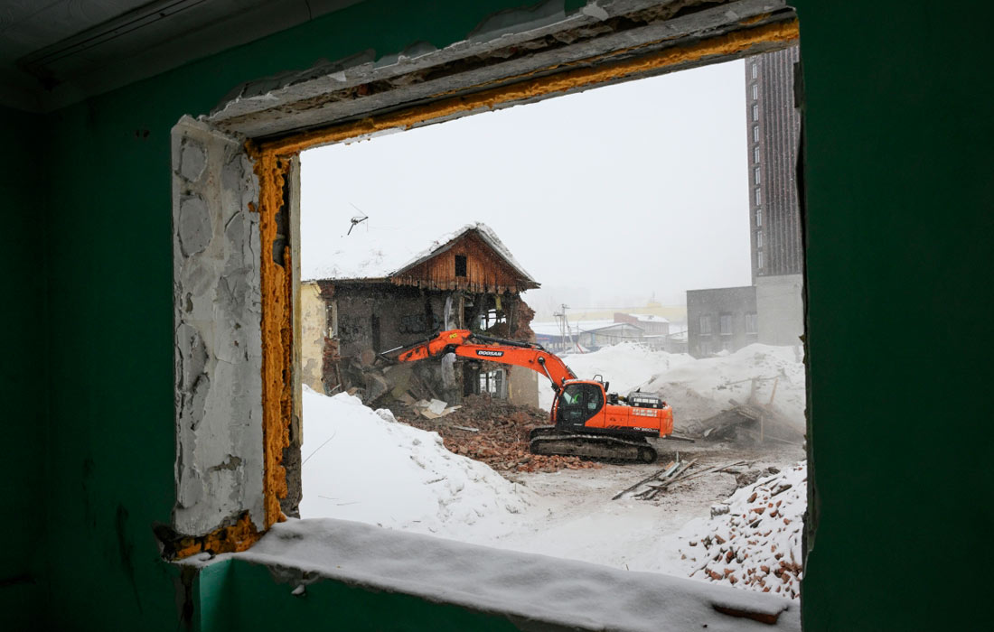Снос ветхих домов в Новосибирске в рамках программы реновации