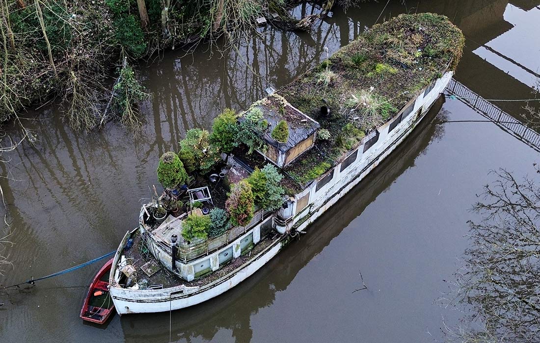 Плавучий приют для диких животных Secret Love на реке Майн во Франкфурте-на-Майне